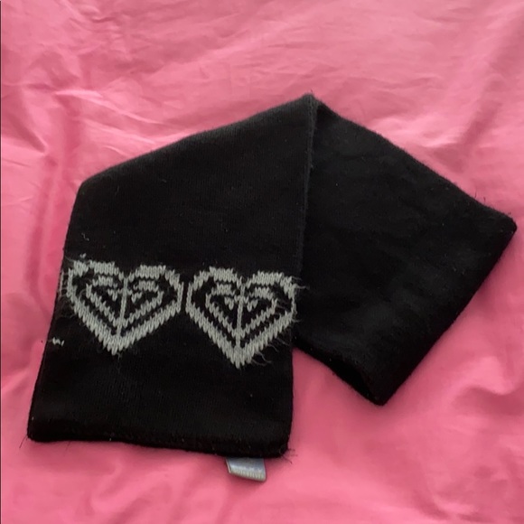 Roxy scarf, one size. - Picture 2 of 4
